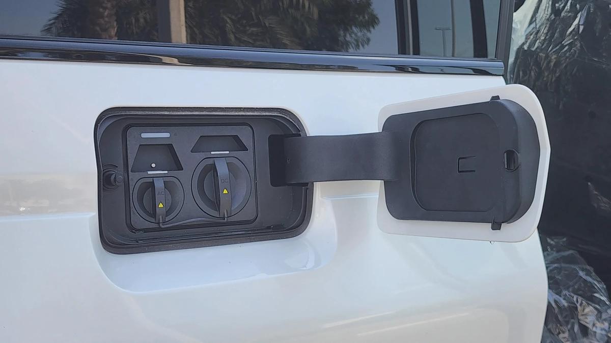 Chery iCAR 03T (White)-12-12