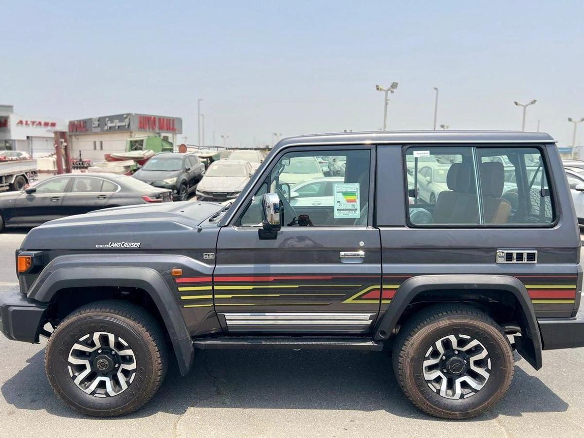 Toyota Land Cruiser HARDTOP LC71-2-2