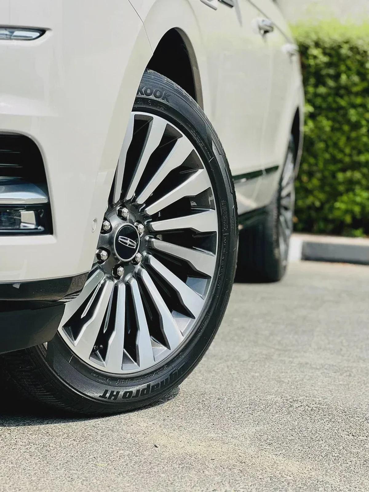 LINCOLN NAVIGATOR RESERVE | GCC SPECS | KMS: 71,000 | YEAR:2019 | FULL-SERVICE HISTORY BY AGENCY-2-2