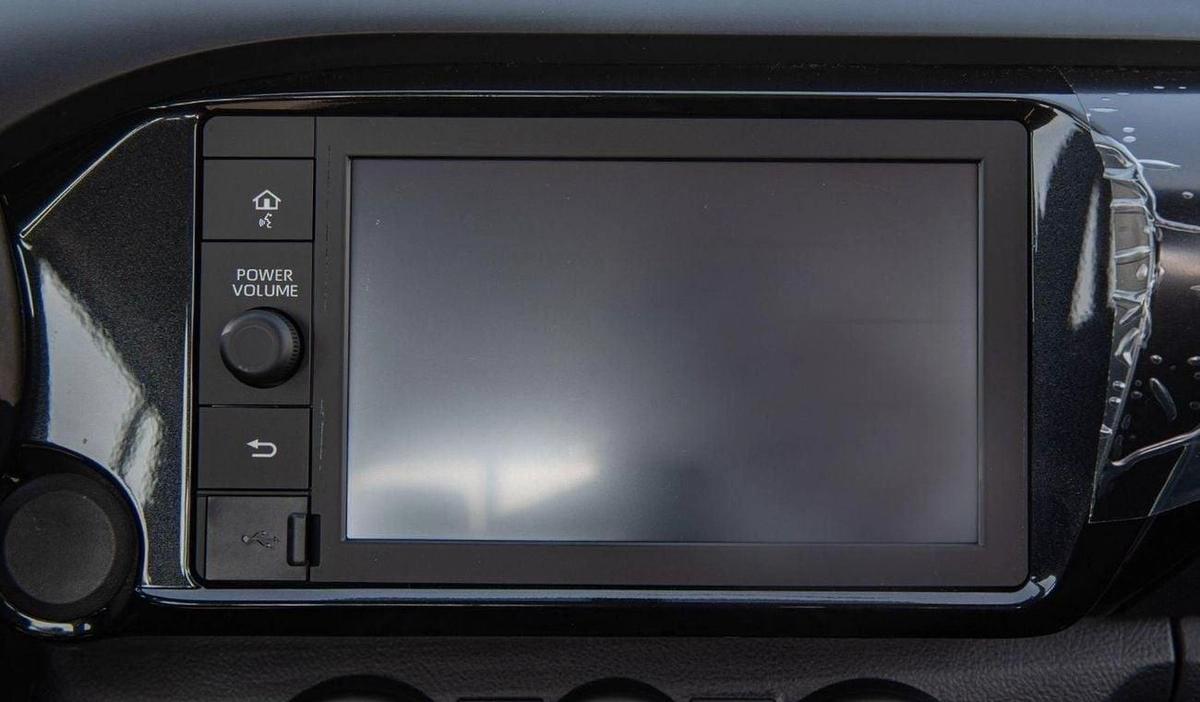 Toyota Hilux TOYOTA HILUX DC 2.4D MT 4X4 P.WINDOW MY2024 – SILVER-17-17