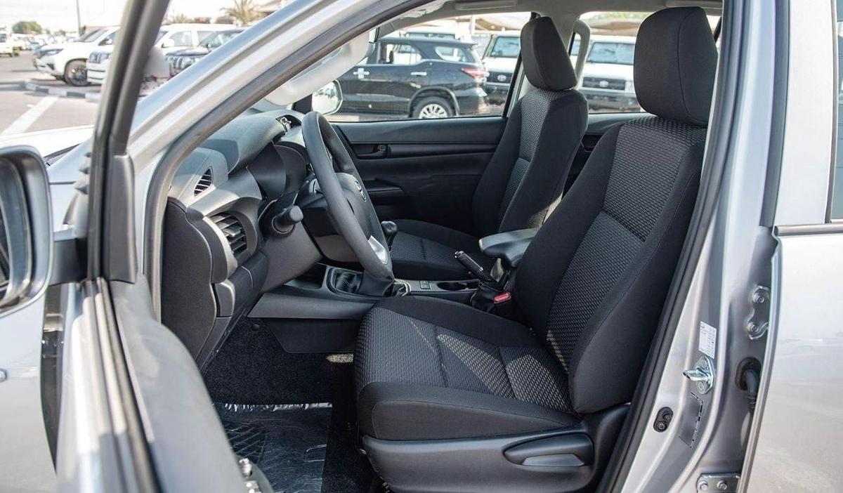 Toyota Hilux TOYOTA HILUX DC 2.4D MT 4X4 P.WINDOW MY2024 – SILVER-23-23