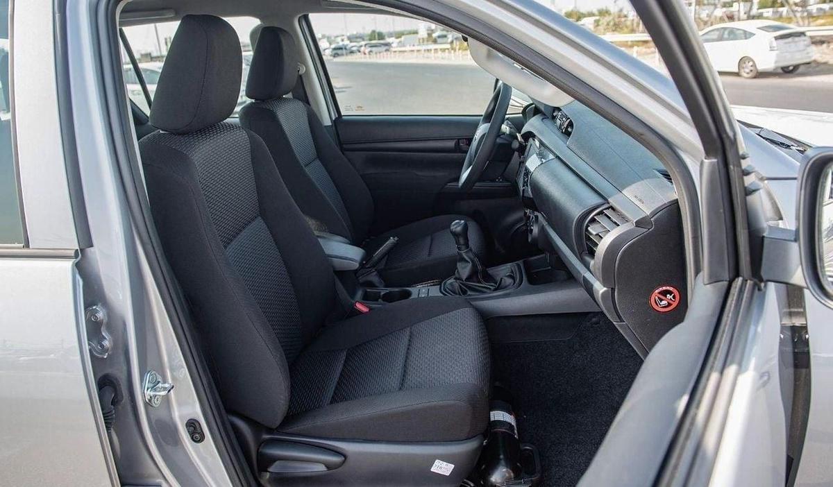 Toyota Hilux TOYOTA HILUX DC 2.4D MT 4X4 P.WINDOW MY2024 – SILVER-24-24