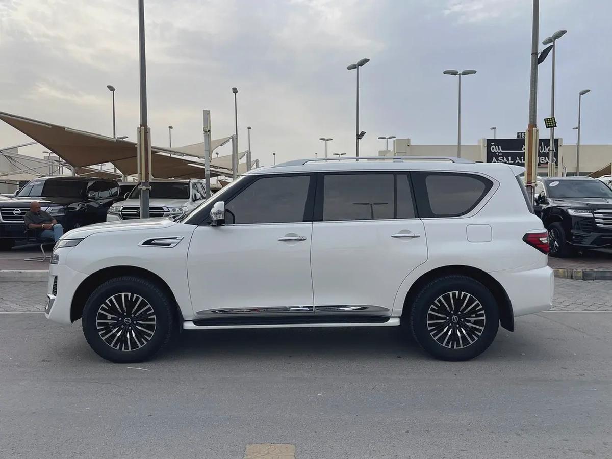 Nissan Patrol LE Platinum 2022 - GCC Specs - Excellent Condition-2-2