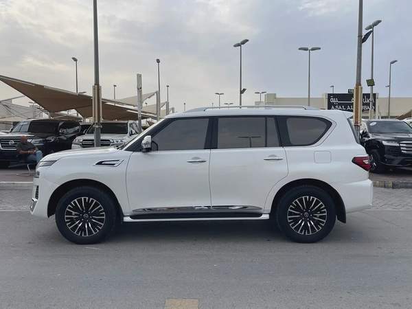 Nissan Patrol LE Platinum 2022 - GCC Specs - Excellent Condition