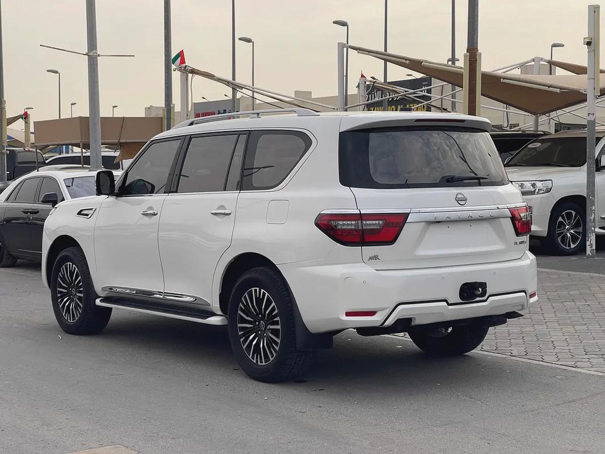 Nissan Patrol LE Platinum 2022 - GCC Specs - Excellent Condition-3-3