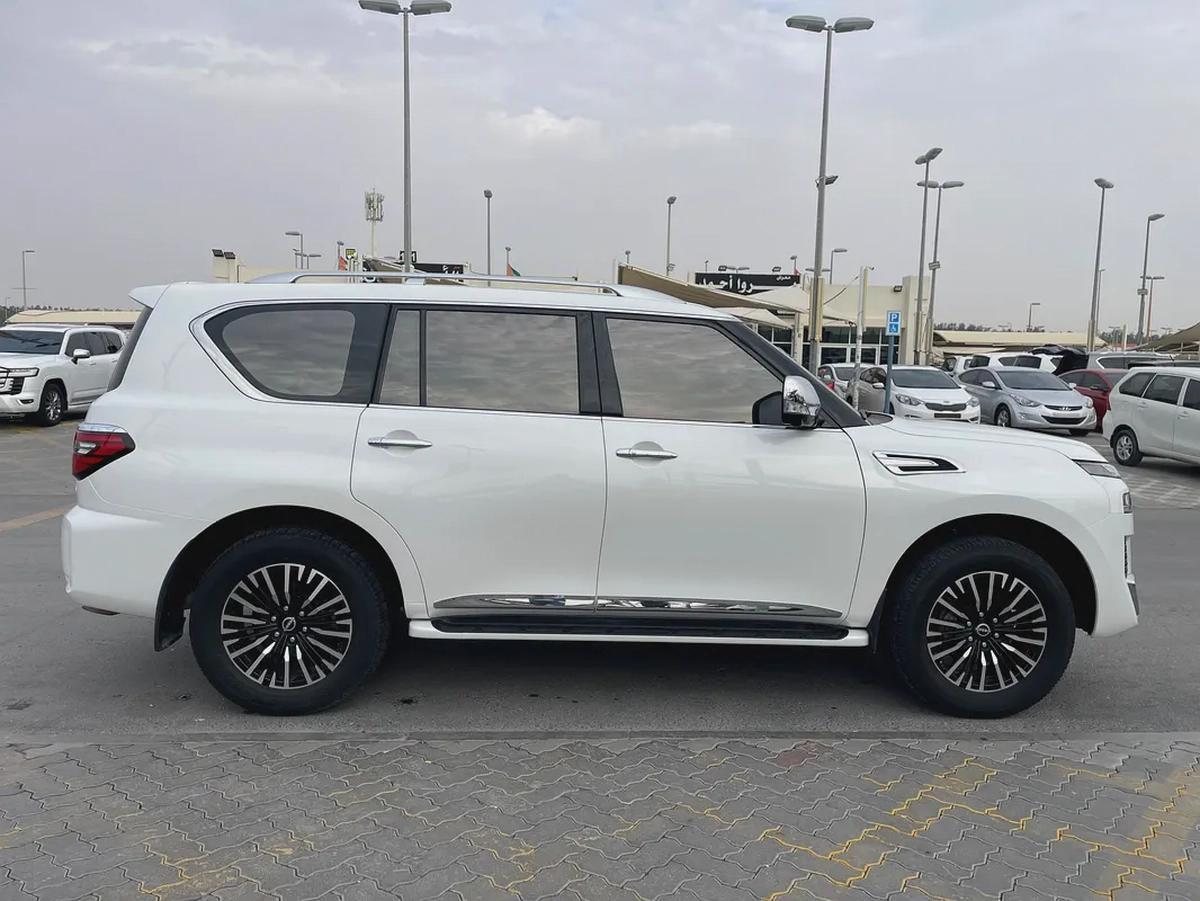 Nissan Patrol LE Platinum 2022 - GCC Specs - Excellent Condition-6-6