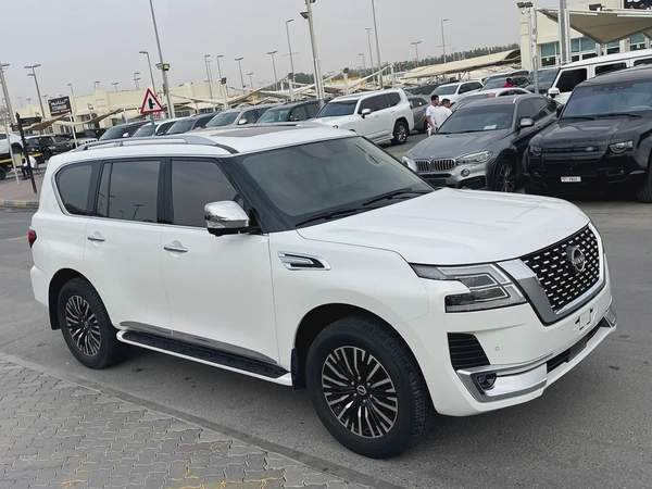 Nissan Patrol LE Platinum 2022 - GCC Specs - Excellent Condition