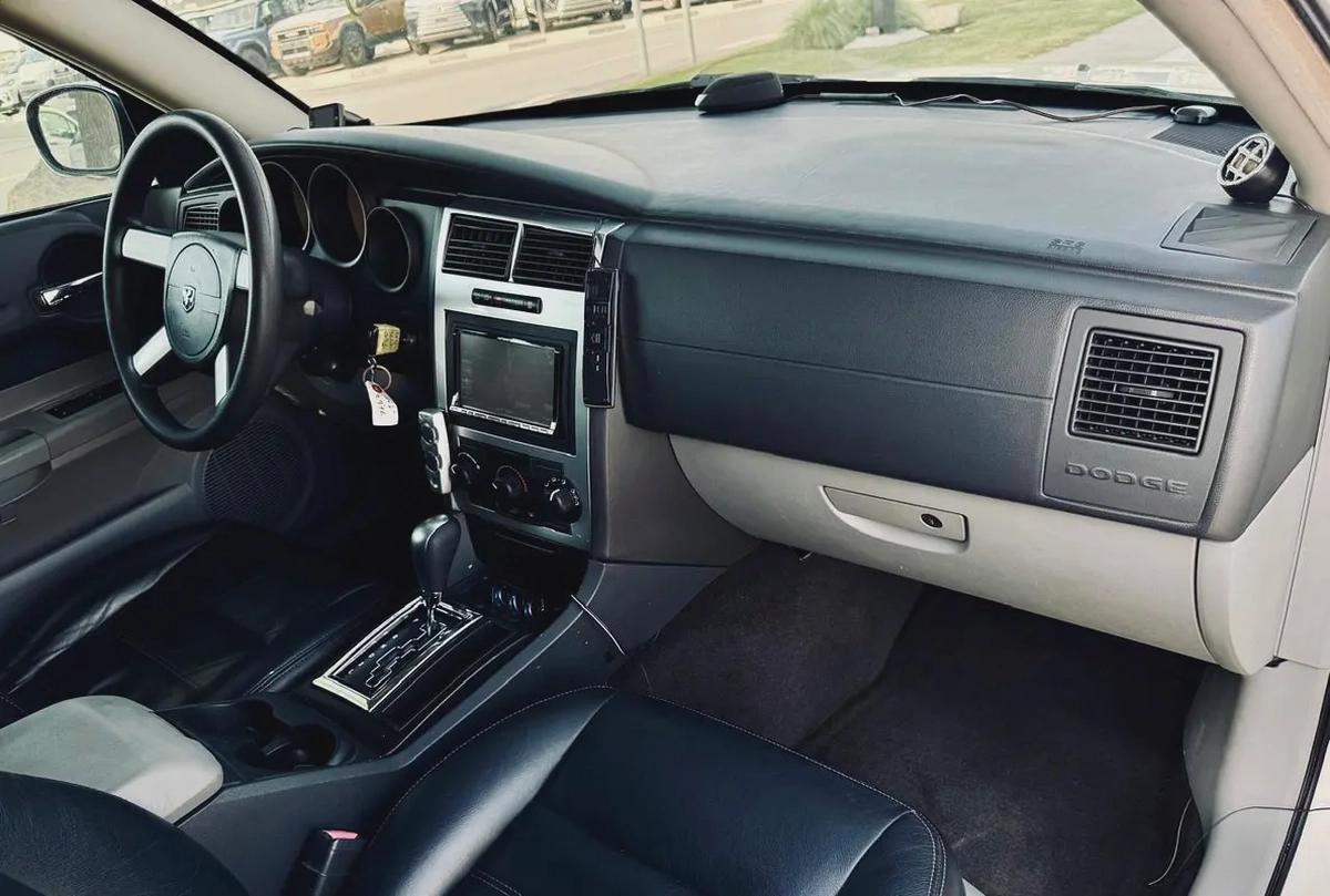 DODGE MAGNUM | 2006 | ONLY : 96787 KM | JAPAN IMPORT | CLEAN TITLE-13-13