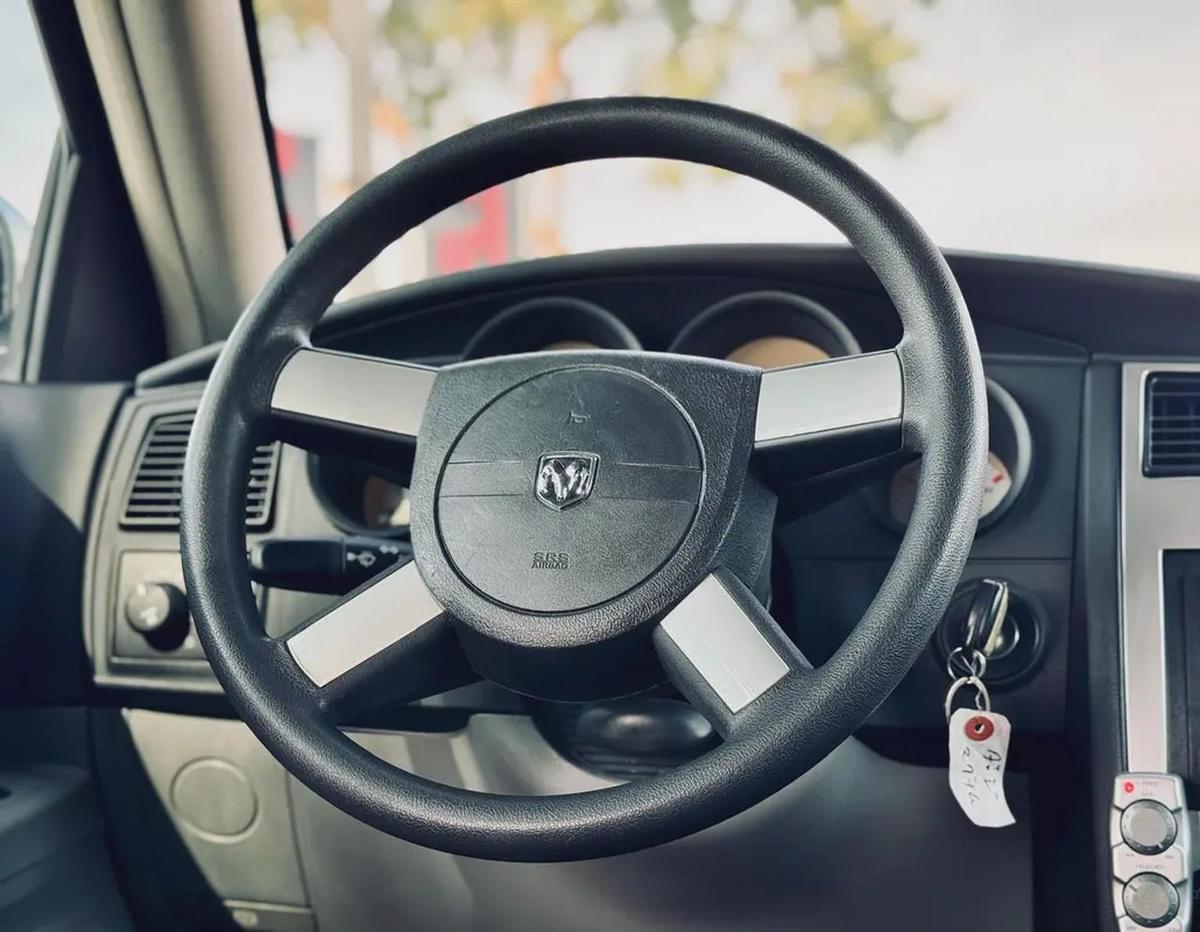 DODGE MAGNUM | 2006 | ONLY : 96787 KM | JAPAN IMPORT | CLEAN TITLE-17-17