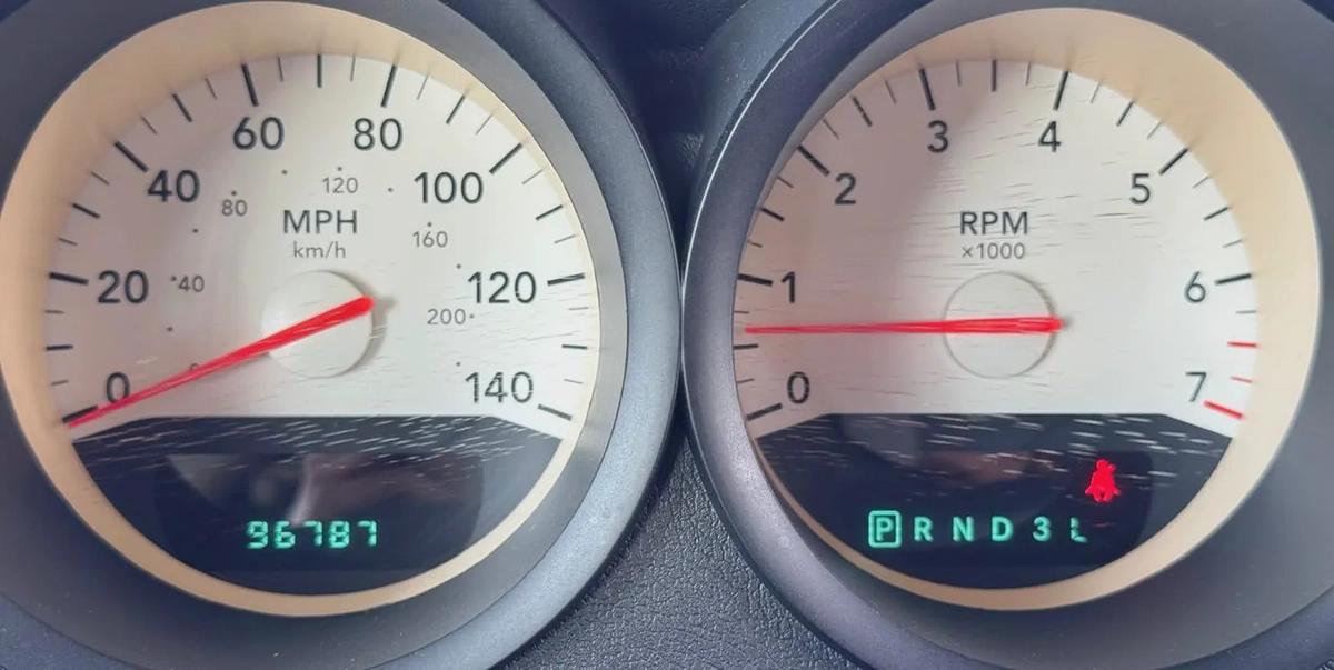 DODGE MAGNUM | 2006 | ONLY : 96787 KM | JAPAN IMPORT | CLEAN TITLE-19-19