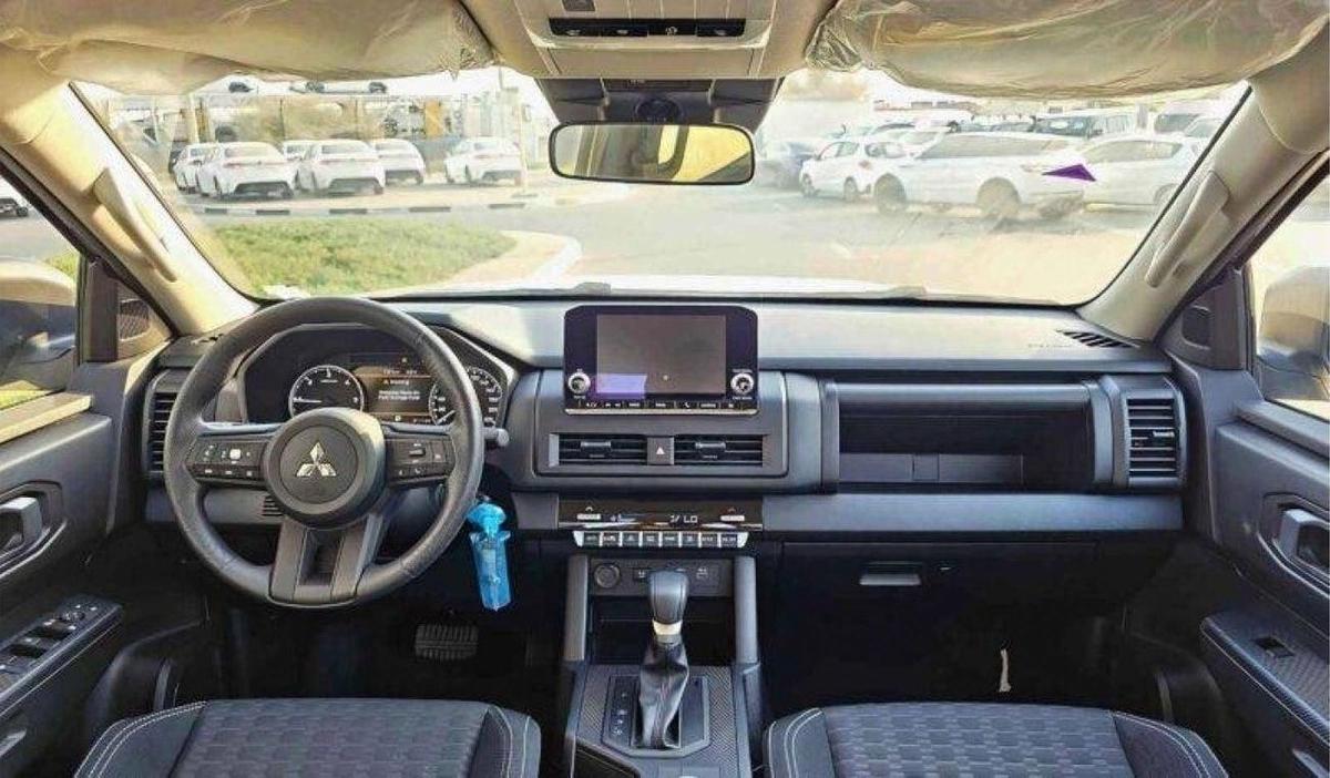 Mitsubishi L200 Mitsubishi L200 Sportero 2.4L diesel MY2025 FOR export only-4-4