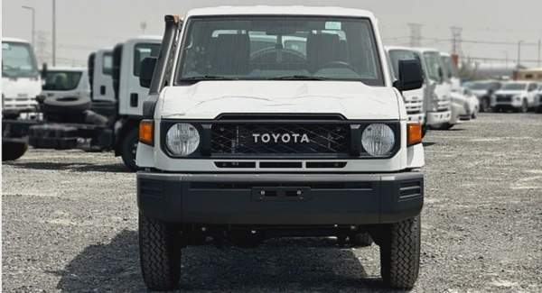 LC 79 /Petrol /Manual/ 4,0L /Diff-lock / DC MT