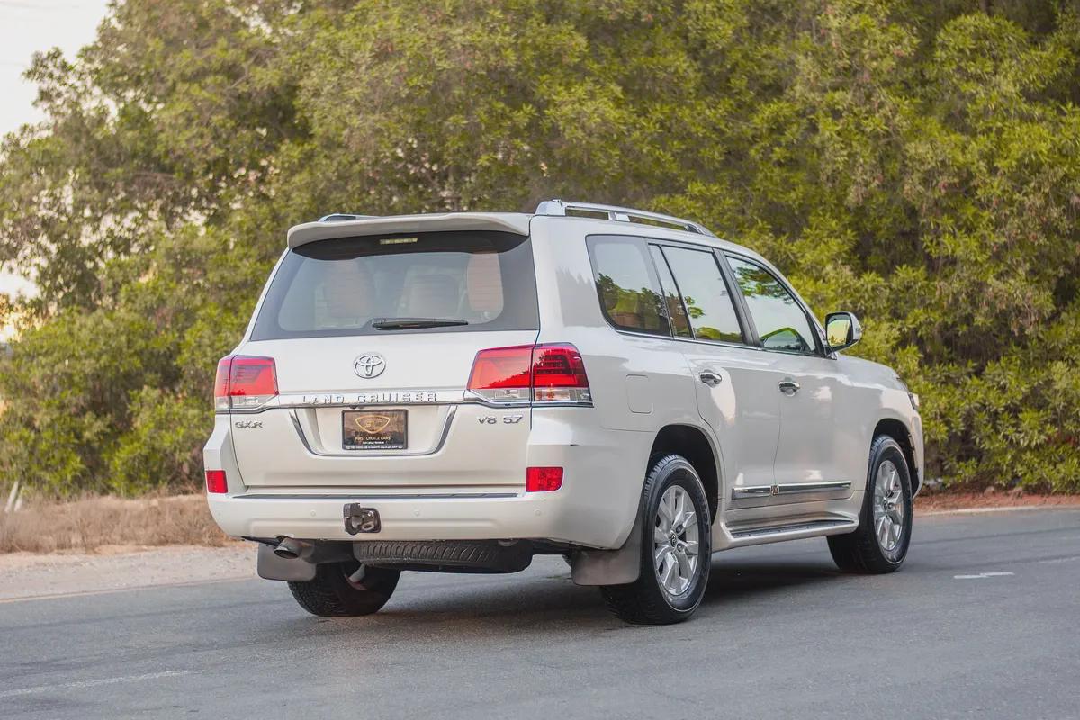 Land Cruiser | GXR 5.7L | GCC Specs | REF#T20409-3-3