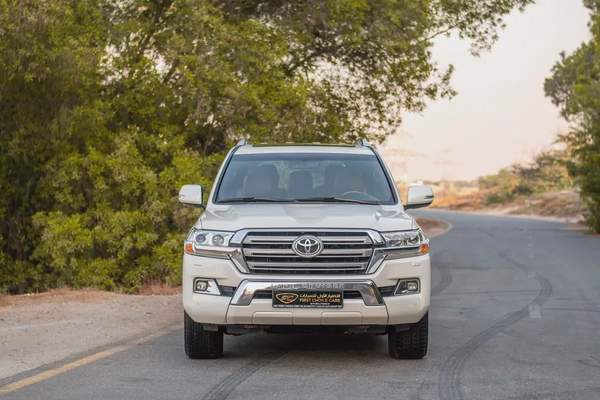 Land Cruiser | GXR 5.7L | GCC Specs | REF#T20409