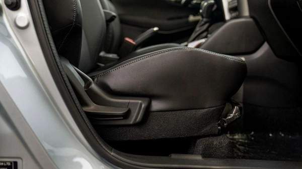 Suzuki Grand Vitara GLX 1.5P AT MY2024 – SILVER