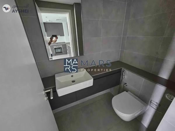 Luxury Brand New 1bhk apartment in Tiraz building