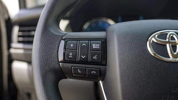 Toyota Fortuner TOYOTA FORTUNER 2.7L PETROL V4 4WD 7SET 2026