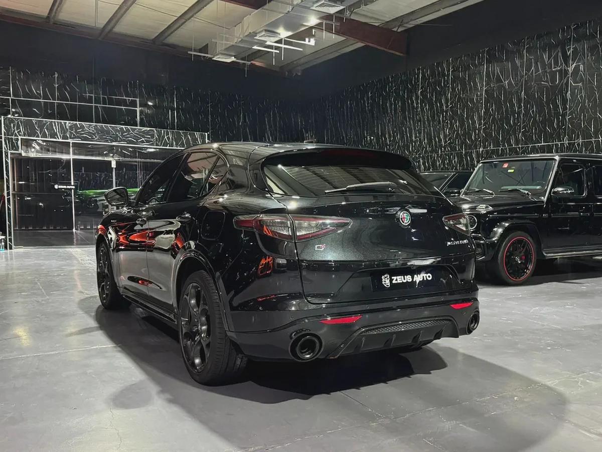 Alfa Romeo Stelvio 2024 GCC specs for 179,000.00 AED-4-4
