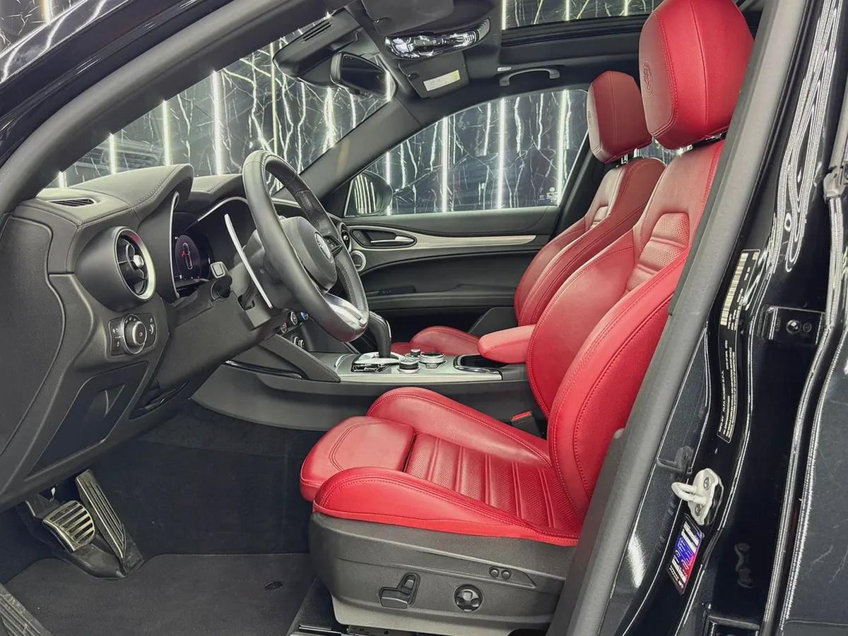 Alfa Romeo Stelvio 2024 GCC specs for 179,000.00 AED-10-10