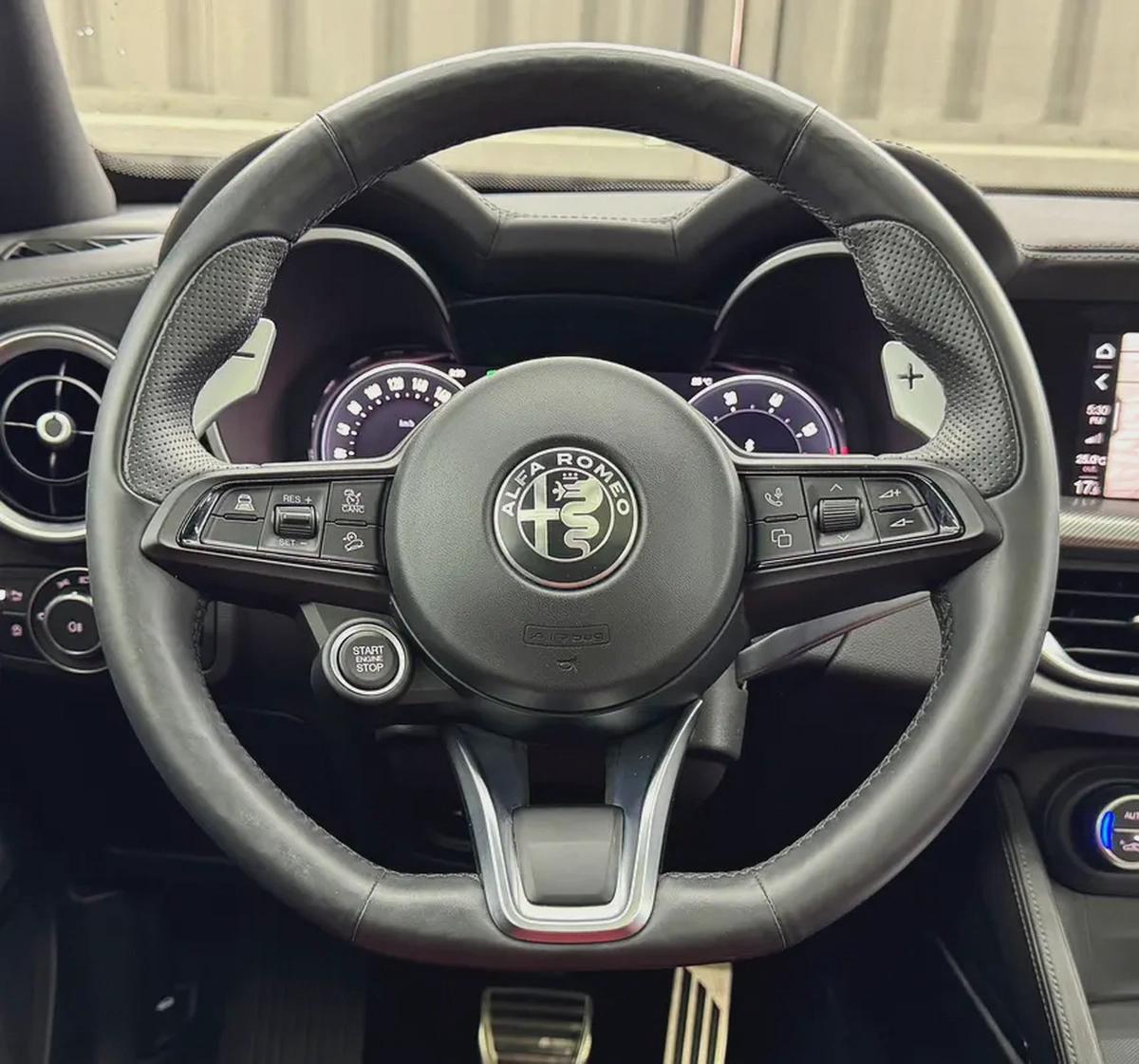 Alfa Romeo Stelvio 2024 GCC specs for 179,000.00 AED-13-13