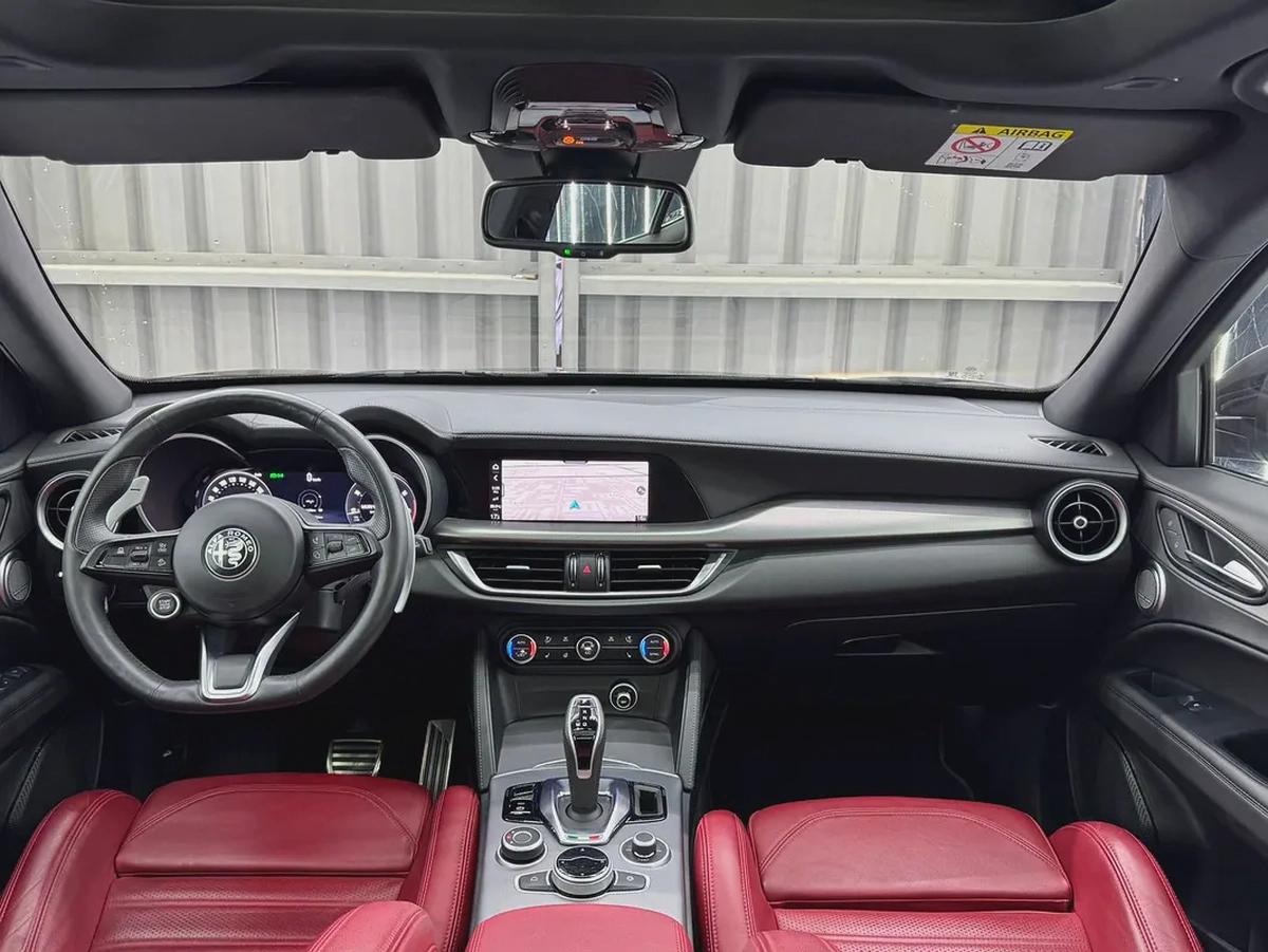 Alfa Romeo Stelvio 2024 GCC specs for 179,000.00 AED-17-17