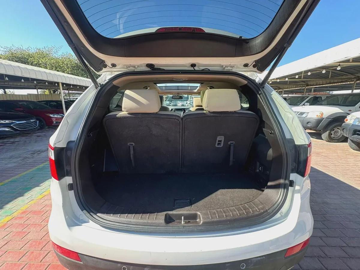 HYUNDAI SANTA FE-5-5