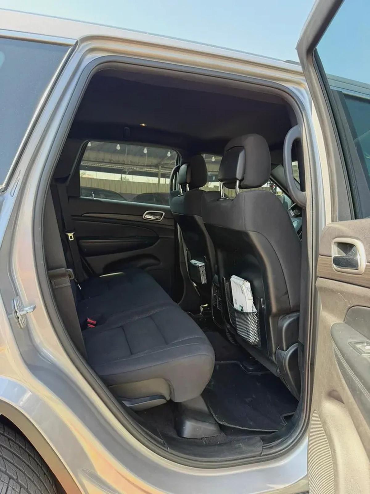 JEEP GRAND CHEROKEE-8-8