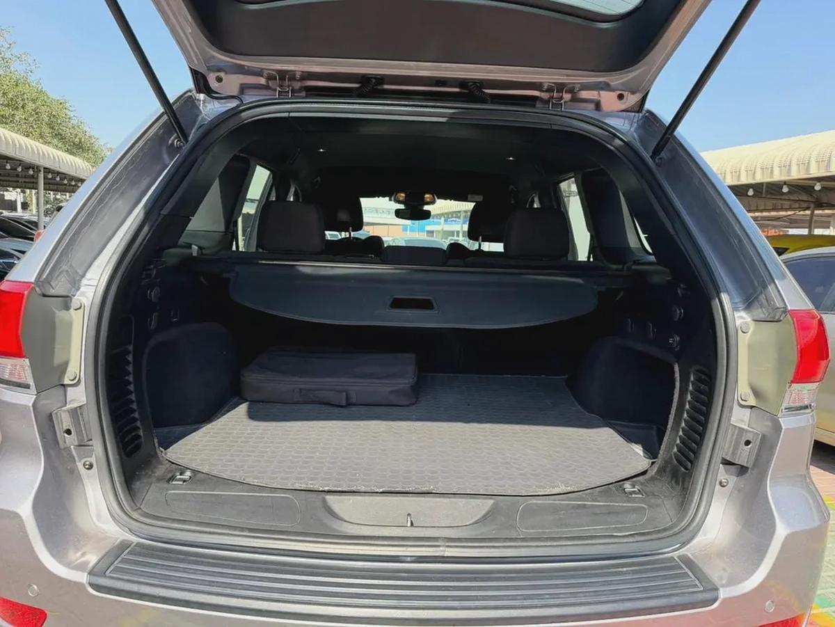 JEEP GRAND CHEROKEE-9-9