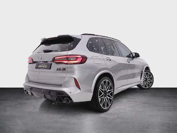 X5 M COMPETITION 2021 GCC CARBON PACKAGE + Excellent Condition + Rear entertainment