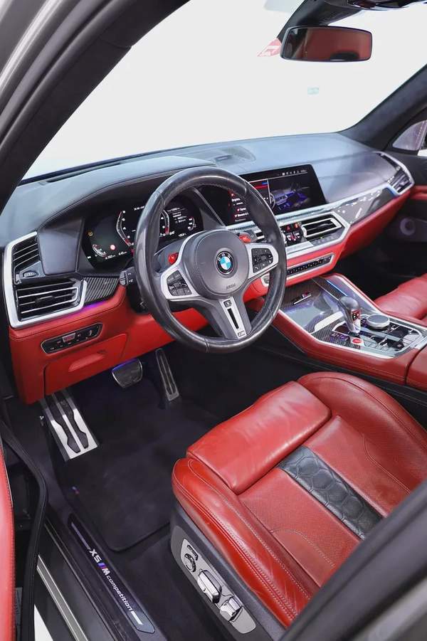 X5 M COMPETITION 2021 GCC CARBON PACKAGE + Excellent Condition + Rear entertainment