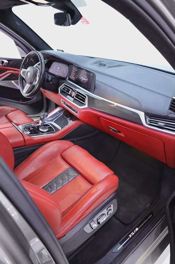 X5 M COMPETITION 2021 GCC CARBON PACKAGE + Excellent Condition + Rear entertainment
