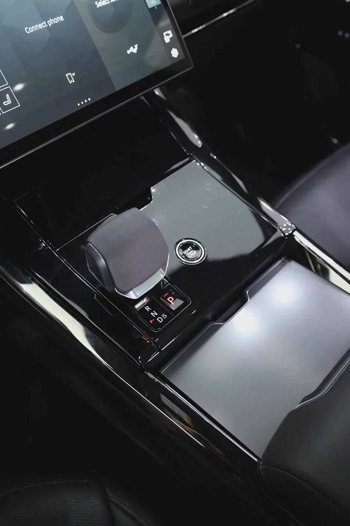 RANGE ROVER SPORT DYNAMIC V6 P400-5-5