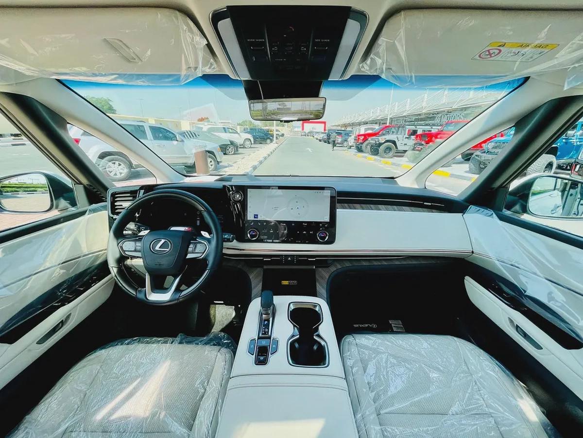 2026 Lexus LM350 – Rare Pearl White Exterior | White Leather Interior | 7-Seater Top Option-13-13