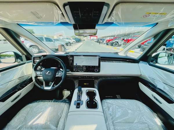 2026 Lexus LM350 – Rare Pearl White Exterior | White Leather Interior | 7-Seater Top Option