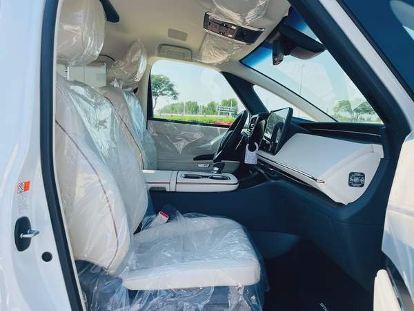 2026 Lexus LM350 – Rare Pearl White Exterior | White Leather Interior | 7-Seater Top Option