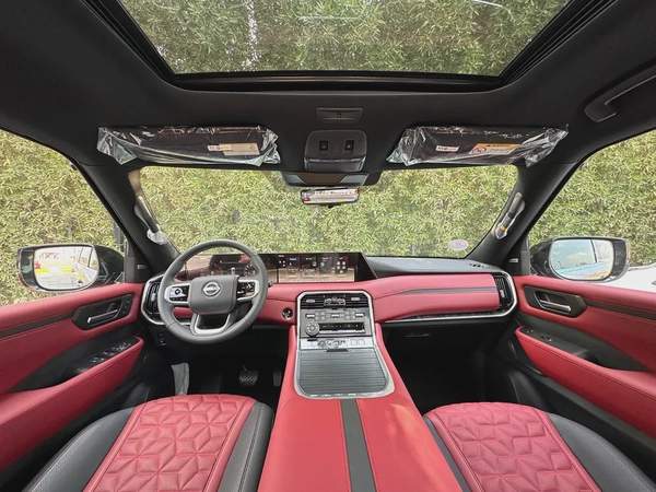 NISSAN 3.5TT V6 PLATINUM FULL OPTION - GCC