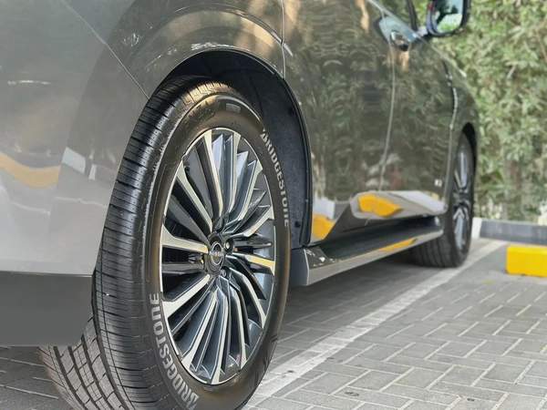 NISSAN 3.5TT V6 PLATINUM FULL OPTION - GCC