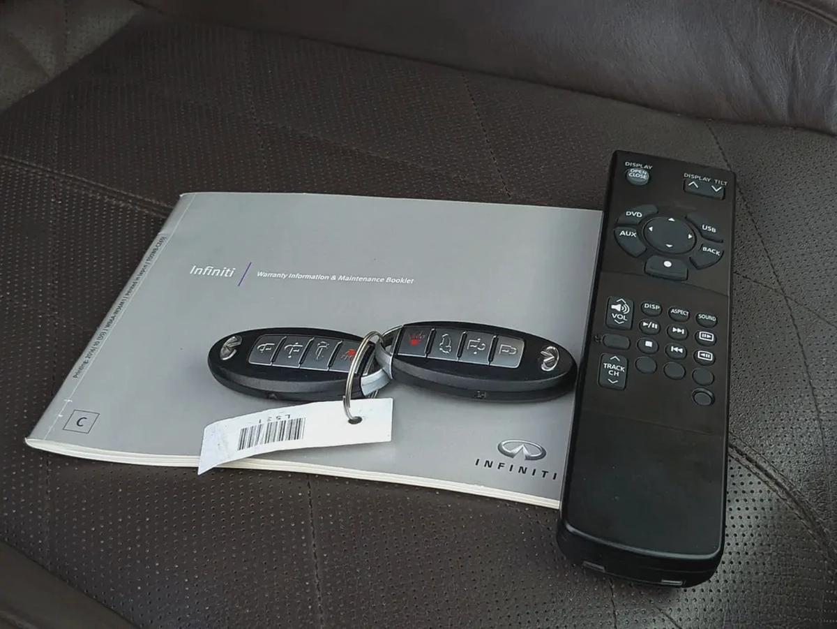 2017 Infiniti QX70 Gcc FullOption (Single Owner with Service History)-18-18