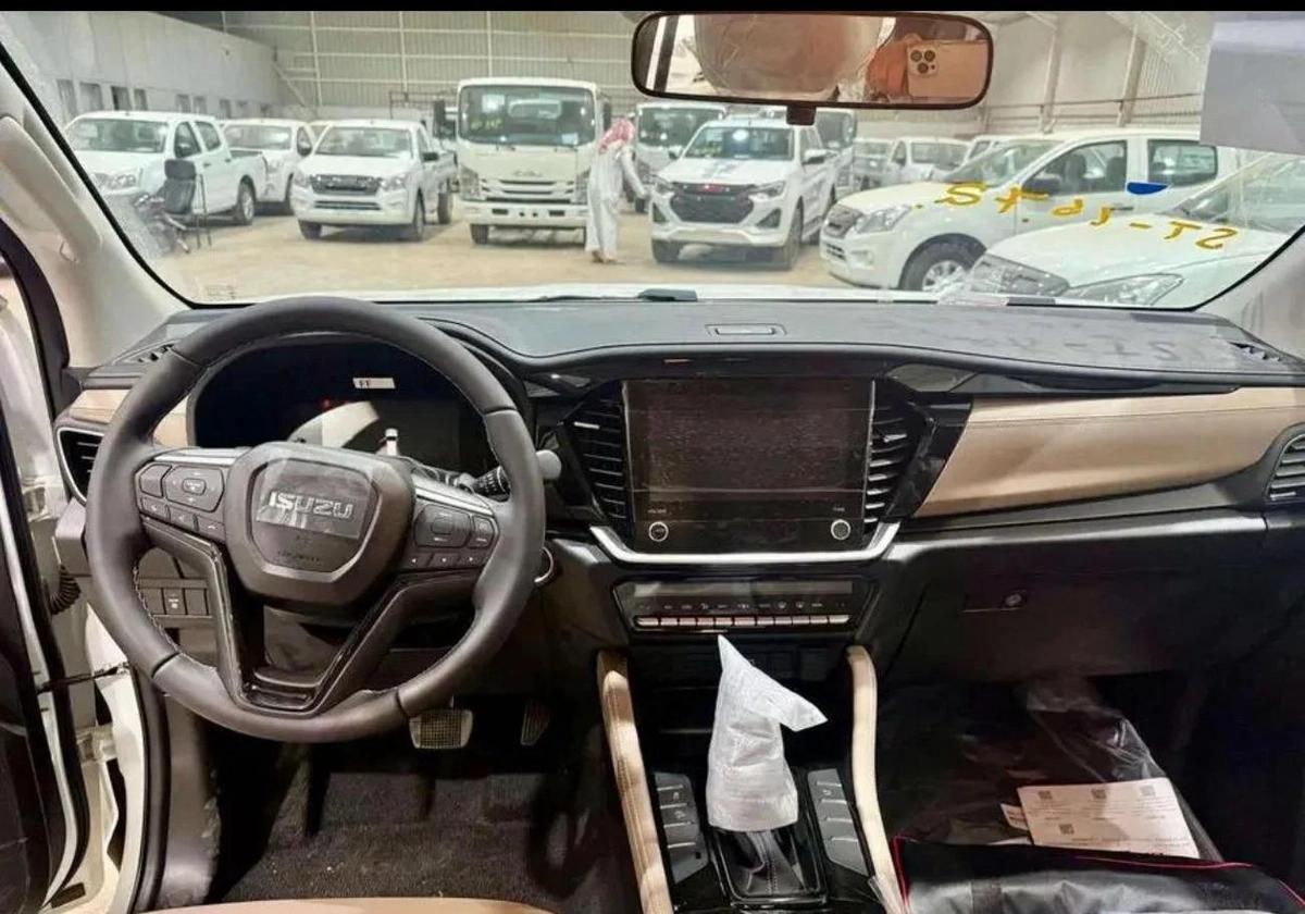 Isuzu MU X NEW ISUZU MU-X 3.0L Turbo Diesel — Full Option | Grey-4-4