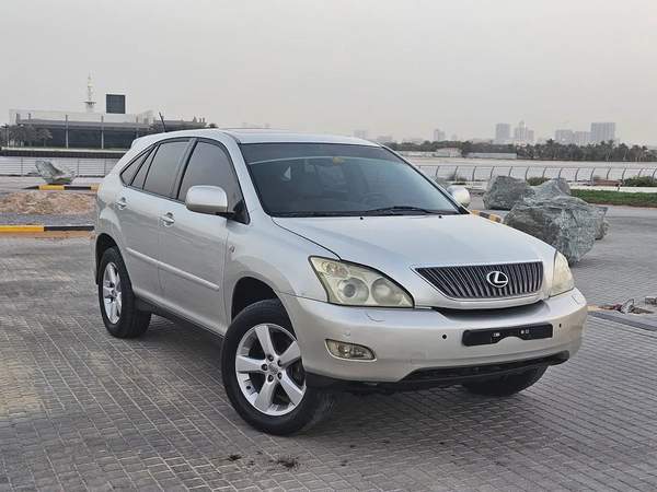 Lexus RX 330 GCC Immaculate Luxury SUV With Sunroof Perfect Family SUV Low KM Car
