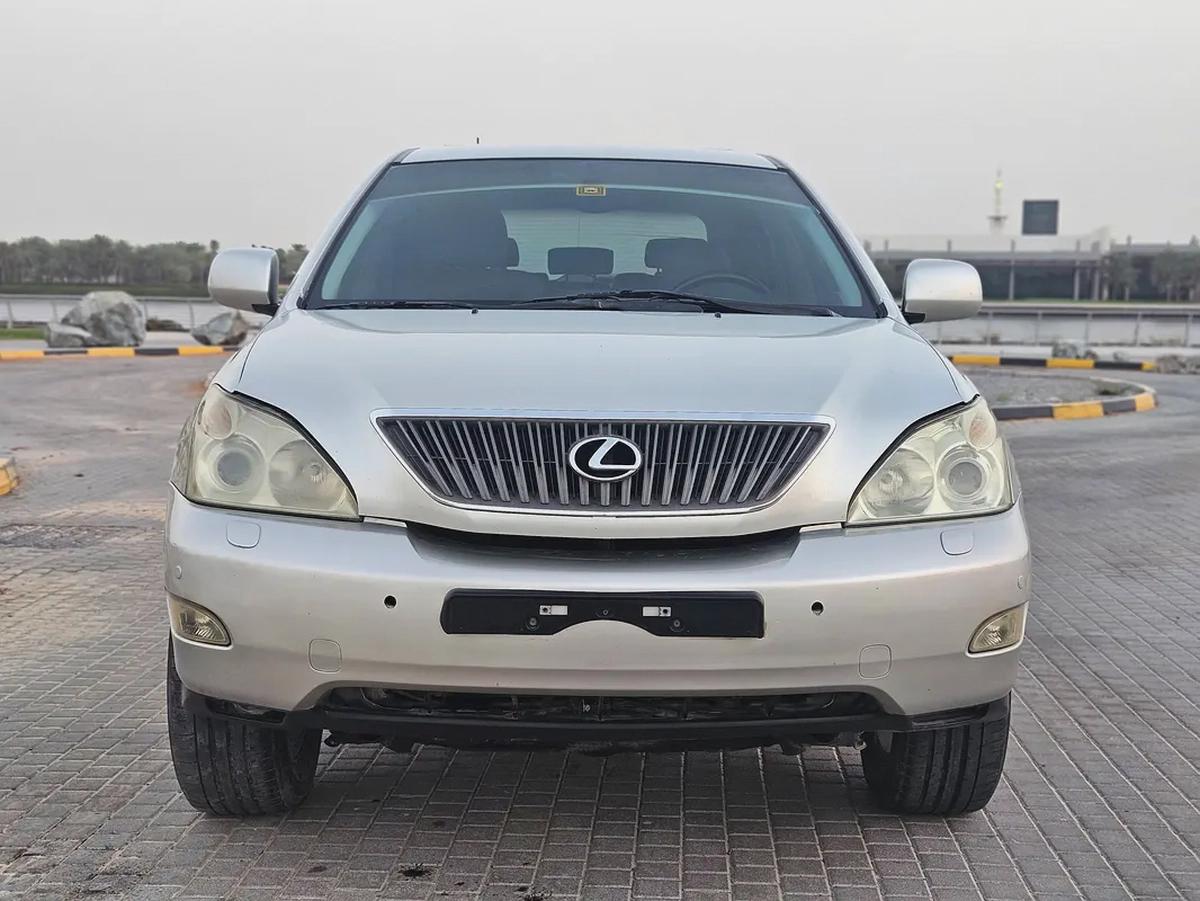 Lexus RX 330 GCC Immaculate Luxury SUV With Sunroof Perfect Family SUV Low KM Car-3-3
