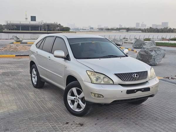 Lexus RX 330 GCC Immaculate Luxury SUV With Sunroof Perfect Family SUV Low KM Car