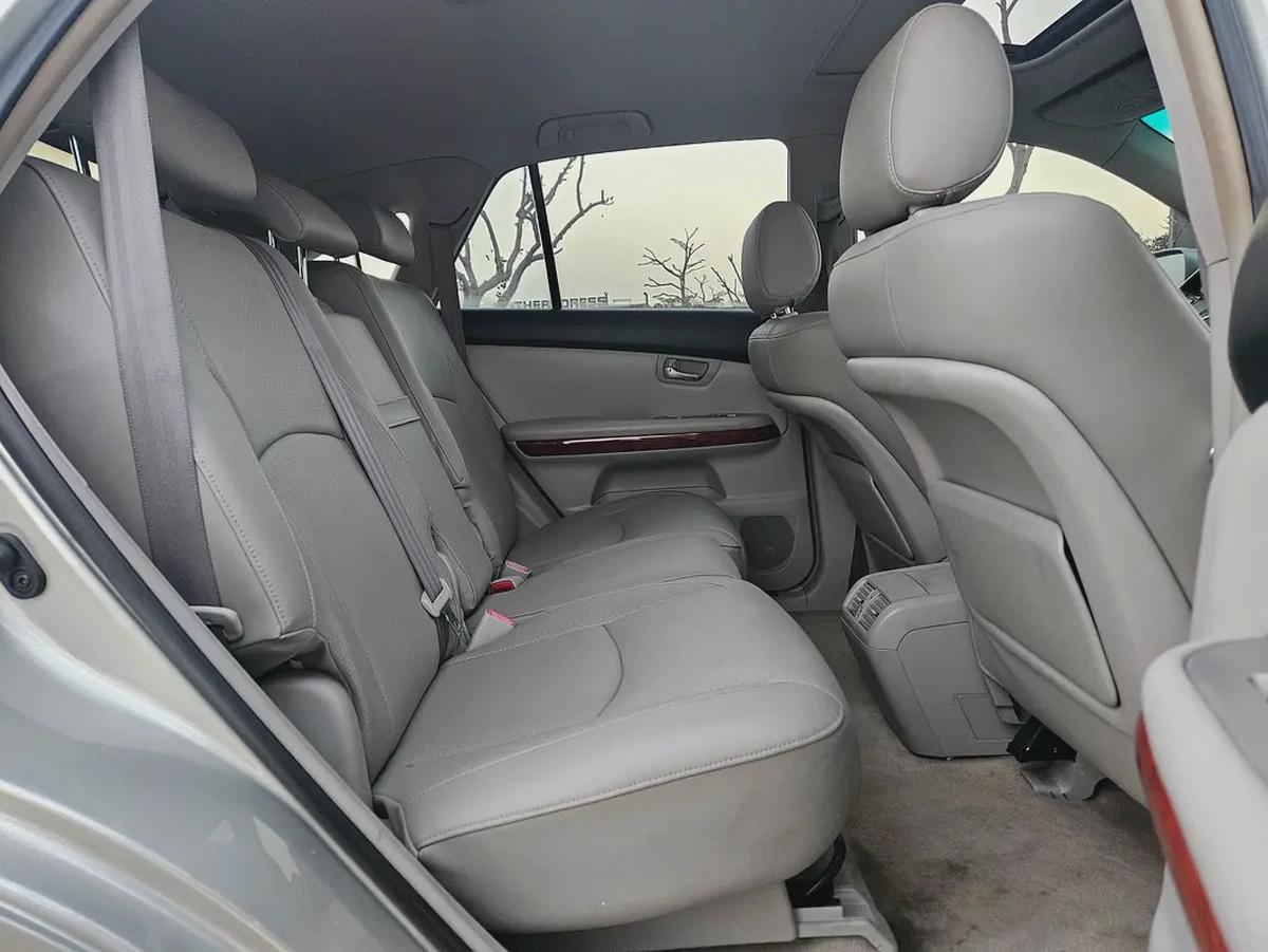 Lexus RX 330 GCC Immaculate Luxury SUV With Sunroof Perfect Family SUV Low KM Car-9-9