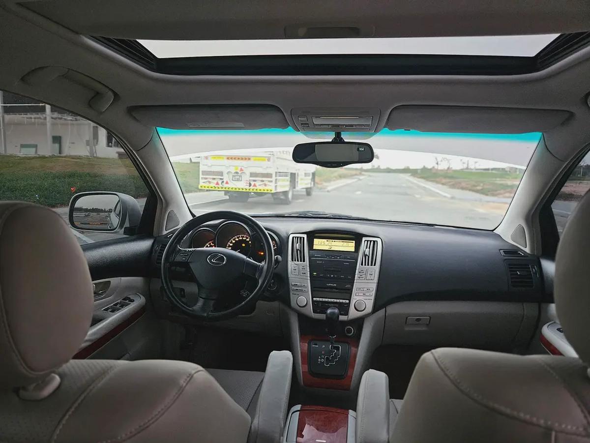 Lexus RX 330 GCC Immaculate Luxury SUV With Sunroof Perfect Family SUV Low KM Car-11-11