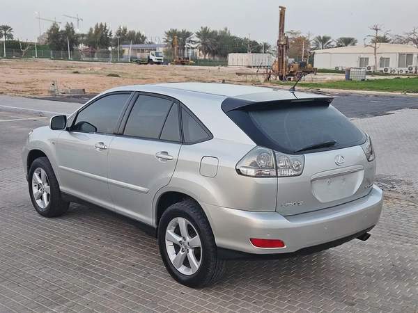 Lexus RX 330 GCC Immaculate Luxury SUV With Sunroof Perfect Family SUV Low KM Car