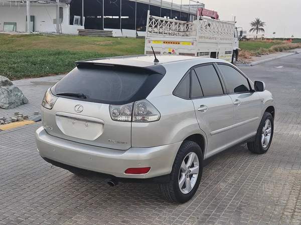 Lexus RX 330 GCC Immaculate Luxury SUV With Sunroof Perfect Family SUV Low KM Car