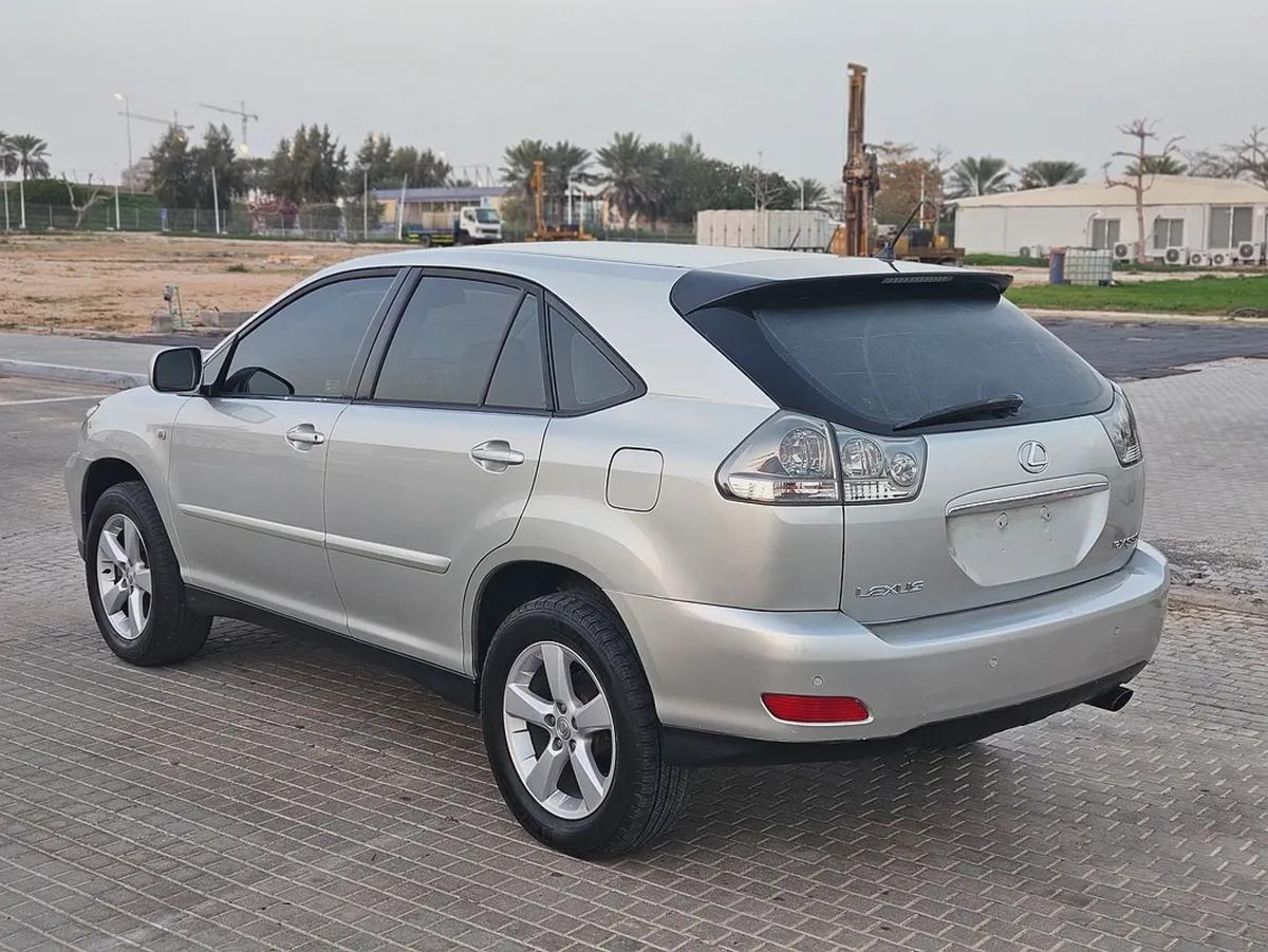 Lexus RX 330 GCC Immaculate Luxury SUV With Sunroof Perfect Family SUV Low KM Car-15-15