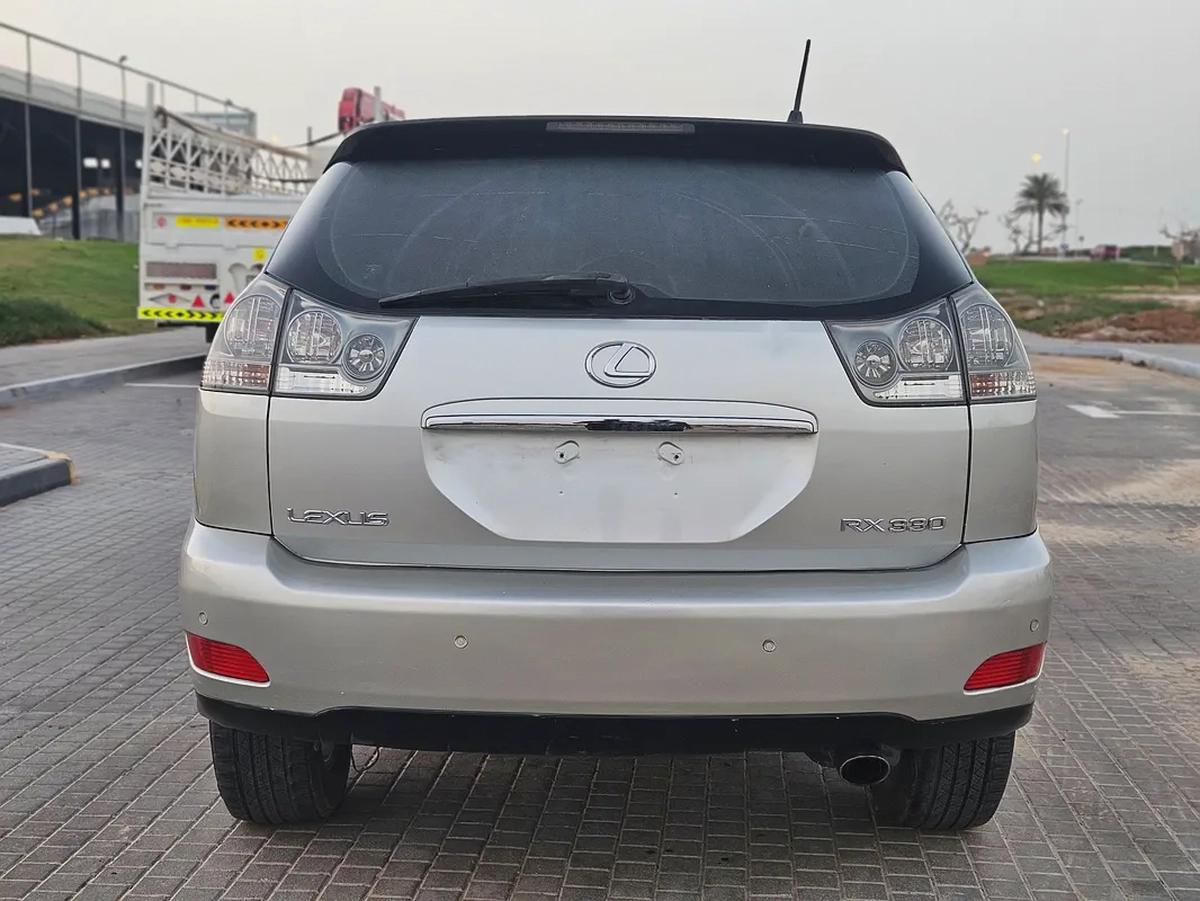 Lexus RX 330 GCC Immaculate Luxury SUV With Sunroof Perfect Family SUV Low KM Car-17-17