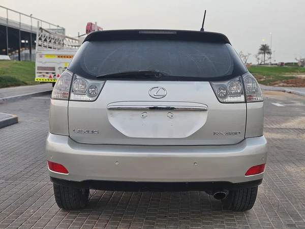 Lexus RX 330 GCC Immaculate Luxury SUV With Sunroof Perfect Family SUV Low KM Car