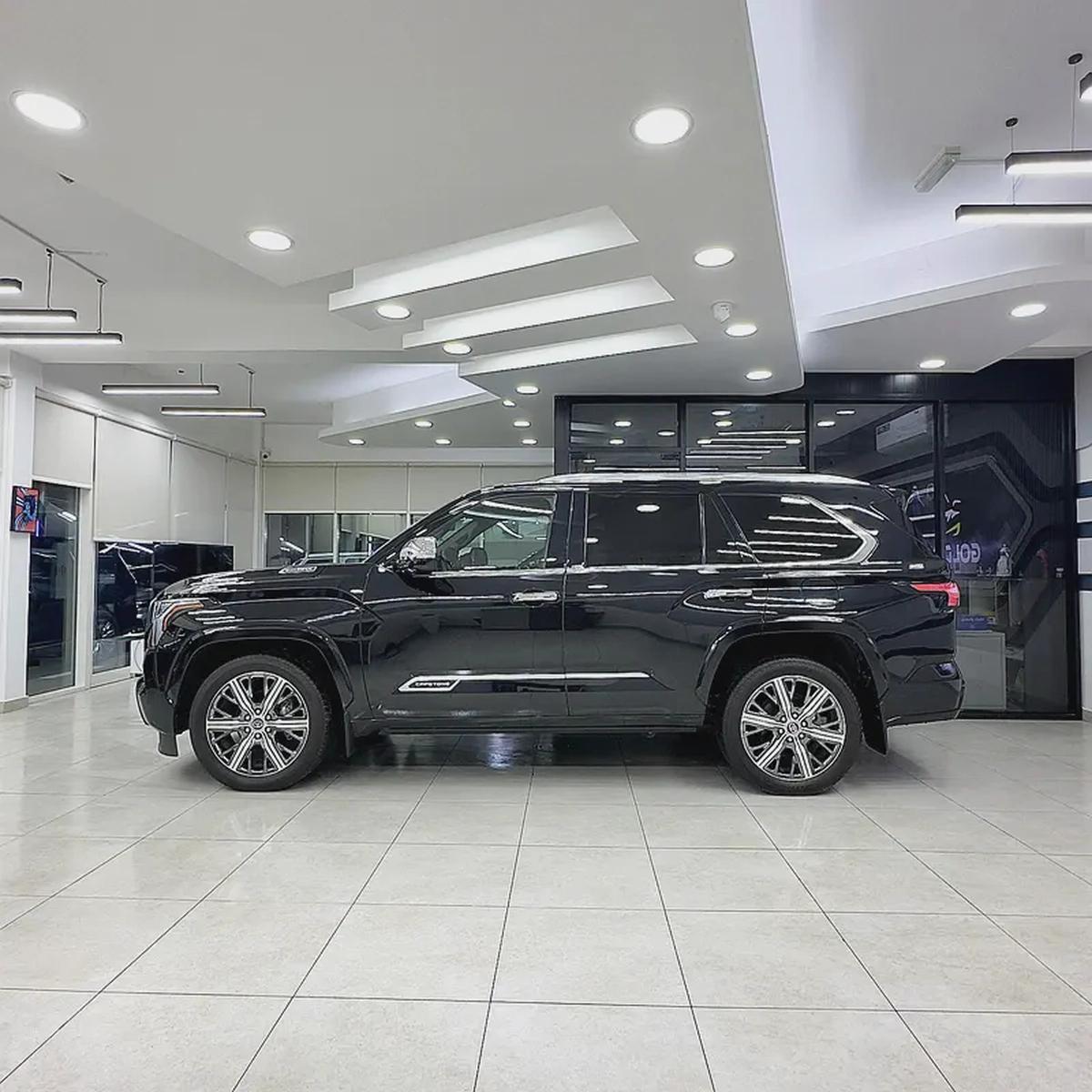 2024 Toyota Sequoia Capstone hybrid-2-2